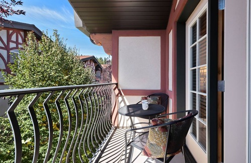 Midway Villa | Adventure Hub~Backcountry Ski|Snowmobile|Scuba Diving Villa 3049-1