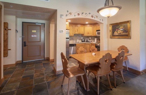 Midway Villa | Adventure Hub~Nordic Ski, Snowmobile Snow Shoeing 3039-2