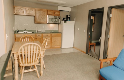 Ely Hotel | Adventure Inn