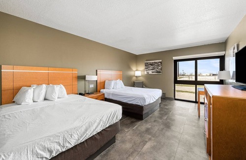 Altoona Hotel | Adventureland Inn
