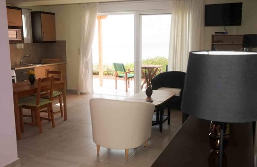Loutraki-Agioi Theodoroi House | Aegean View Villa