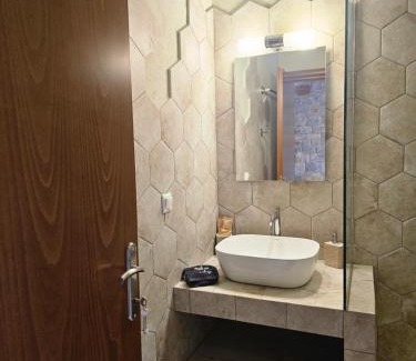 Trikolonoi House | Aeriko Guest House