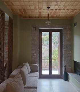 Trikolonoi House | Aeriko Guest House