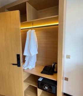 Samut Sakhon Hotel | Aesthetic Hotel