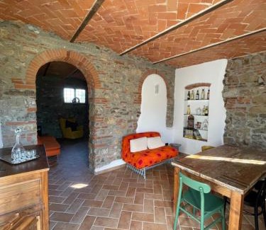 Montemagno Bed & Breakfast | Affittacamere Il Vecchio Mandorlo