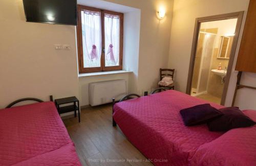 Preci Hotel | AFFITTACAMERE RISTORANTE GUAITA SANT'EUTIZIO