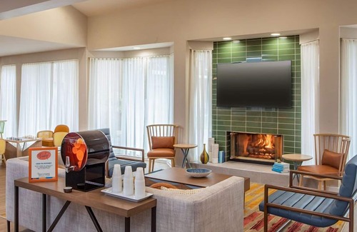 Foxboro Hotel | Affordability Meets Comfort! Near The Hall at Patriot Place, Pet-Friendly
