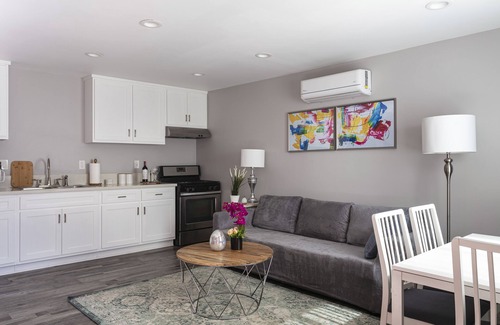 East Los Angeles House | Affordable 1-bedroom cozy place just minutes from DTLA