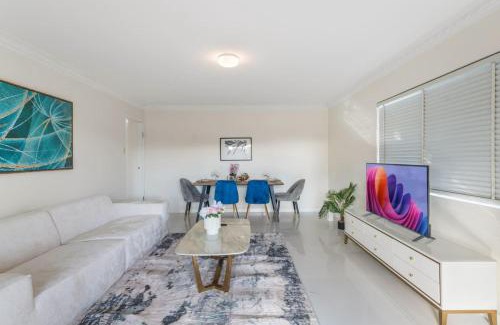 Robertson House | Affordable 4BR Family Home Convenient and Comfort