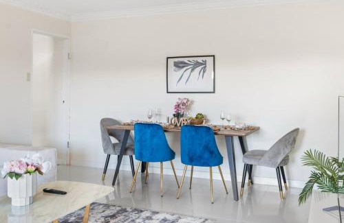 Robertson House | Affordable 4BR Family Home Convenient and Comfort