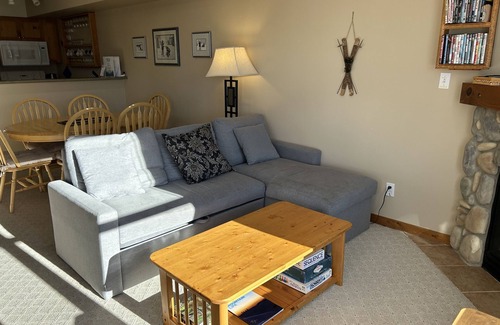 Silver Star Mountain Condo | Affordable fully equipped Creekside condo - gas fireplace, BBQ, pet-friendly!