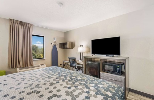 Lovington Hotel | Affordable Couple Room Perfect for Long Term Stay