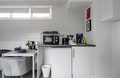 Southgate Apartment | Affordable En-Suite Studio Rooms in London, N14 2B