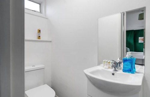 Southgate Apartment | Affordable En-Suite Studio Rooms in London, N14 2B