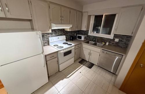 Rosemount House | Affordable Family Room for 4 People-24Hrs Checkin-Next To Downtown,Airport