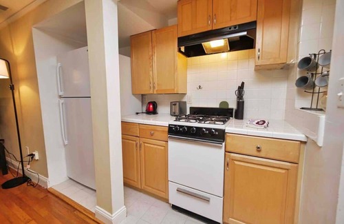 Oakland Ave - Harrison St Apartment | Affordable & Furnished Comfy Oakland Apt