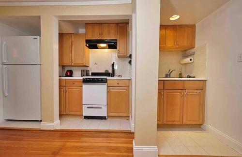 Oakland Ave - Harrison St Apartment | Affordable & Furnished Comfy Oakland Apt