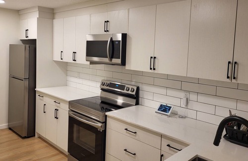 Southeast Edmonton Apartment | Affordable getaway homely haven - Edmonton
