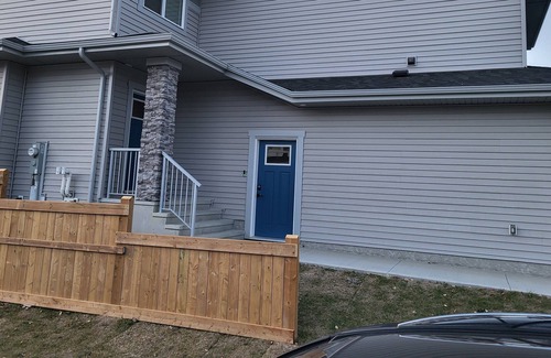 Southeast Edmonton Apartment | Affordable getaway homely haven - Edmonton