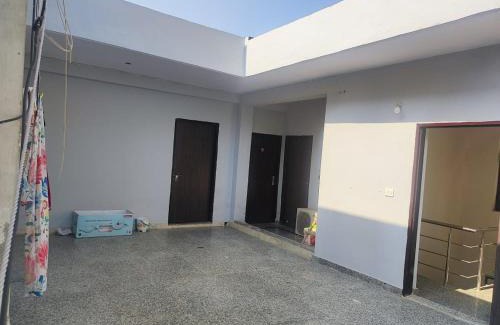 Sector 15 Bed & Breakfast | Affordable Guest House Gurugram