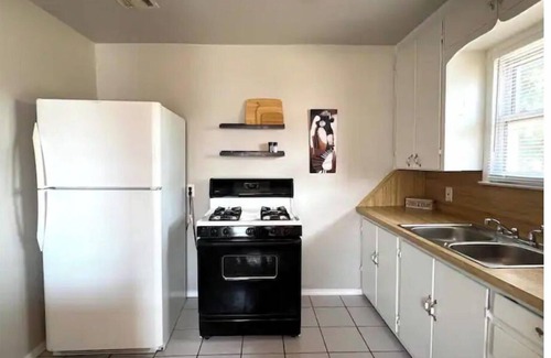 Del City House | Affordable Home by Tinker and 6 mi to Downtown OKC