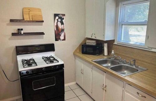 Del City House | Affordable Home by Tinker and 6 mi to Downtown OKC