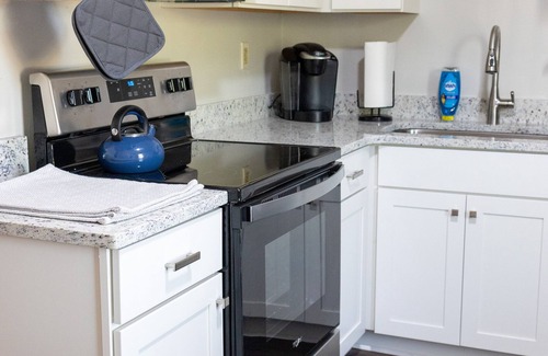 Midtown Apartment | Affordable Luxury Midtown Apartment - Free Private Parking