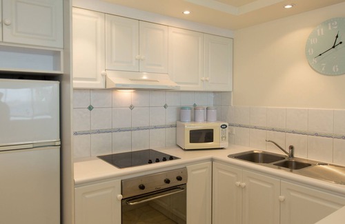 Port Lincoln Apartment | Affordable modern seafront Unit with fantastic views of Boston Bay.