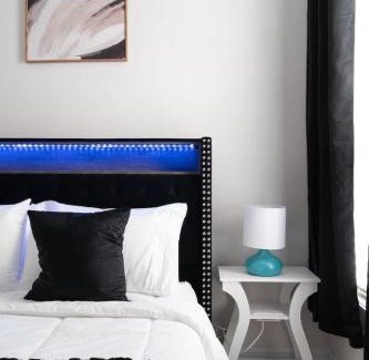 Bronzeville Apartment | Affordable Private Room 2 - Shared