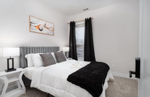 Bronzeville Apartment | Affordable Private Room 2 - Shared