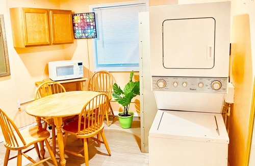 Downtown Baltimore House | Affordable room