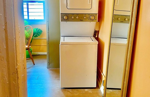 Downtown Baltimore House | Affordable room