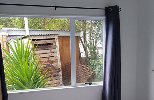 Whangarei Ski Chalet | Affordable, spacious, bright, warm, unit in central whangarei