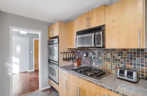 Robbinsdale House | Affordable & Spacious home near Minneapolis