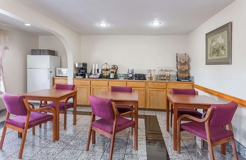 Austin Ave. Hotel | Affordable Stay in Waco Near Popular Event Venues