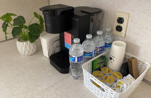 Belleville House | Affordable stay near EWR airport, Met Life, and American Dream Mall. Book today!