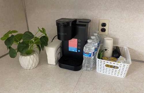 Belleville House | Affordable stay near EWR airport, Met Life, and American Dream Mall. Book today!