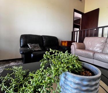 Booragoon House | Affotable Relocation FIFO Long Term Queen Bedroom Near City Fremantle Sawn River