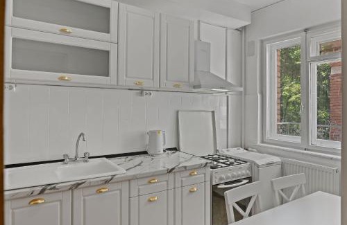 Drumul Taberei Apartment | AFI Mall 3 Bedrooms Apartment - Perfect for Families or Groups