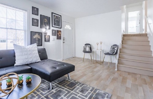 Powder Springs House | African Luxe Themed Home Sleeps 12