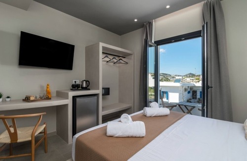 Adamas Bed & Breakfast | Afroessa Milos