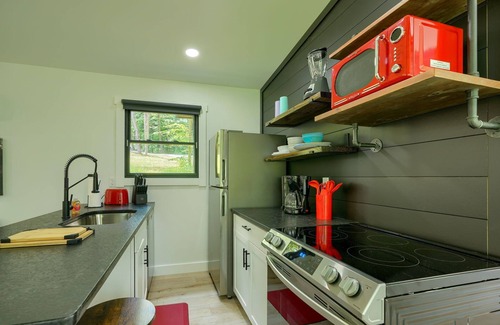 Logan Cabin | Afternoon Delight at Trickle Creek at Hocking Hills