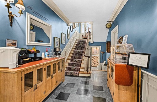 Congdon Park House | AG Thomson Suite w/King Bed & Sauna