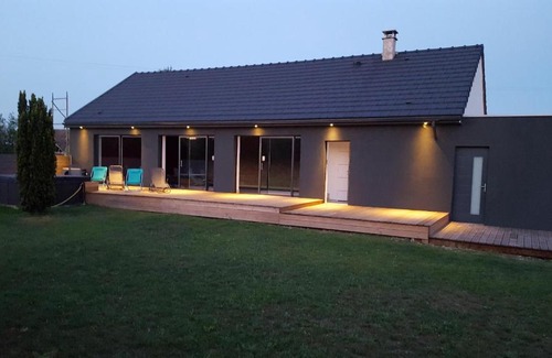 Marigny-les-Reullee Bed & Breakfast | Agathe et Titi
