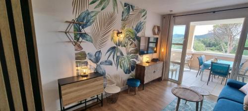 Cap Esterel Apartment | Agay Cap Esterel Village Allée Fleurs - F2 Clim vue golf et mer - Grande terrasse plein sud