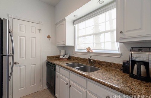 South Padre Island House | Age 25 + The Peaceful Pearl Bayfront Retreat is waterfront perfection sleeps 4-6