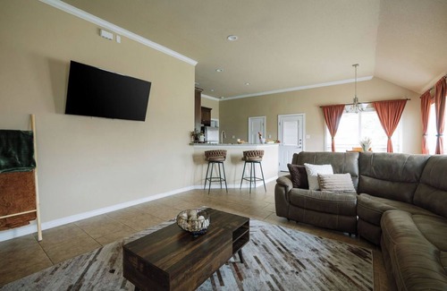 College Station House | Aggieland Escape | 5BR w/Backyard Theater + Mins to A&M