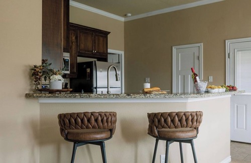 College Station House | Aggieland Escape | 5BR w/Backyard Theater + Mins to A&M