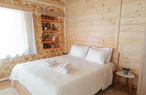 Corinth House | Agios Ioannis Stone Cottage with Private Heated Pool & Hydro-massage