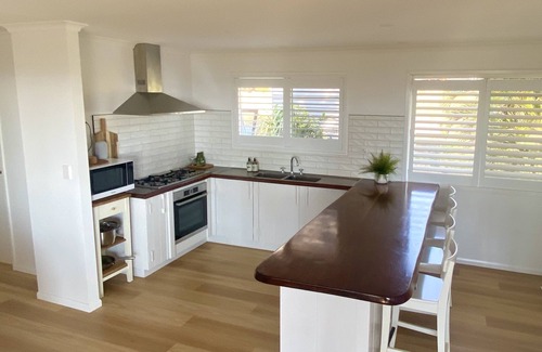 Agnes Water Cottage | Agnes Water- stunning views, luxe stay